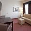 Holiday Inn Express & Suites Bloomington West By IHG