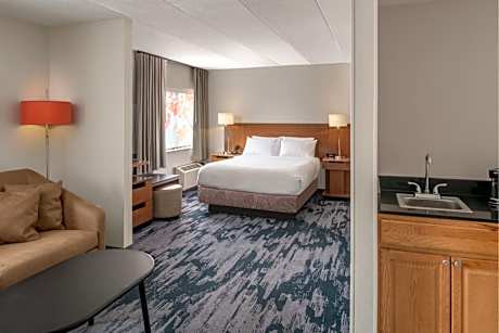 Queen Suite with Bathtub - Mobility Access