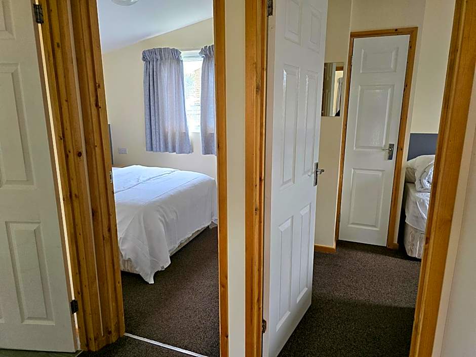 Castaways Holiday Park