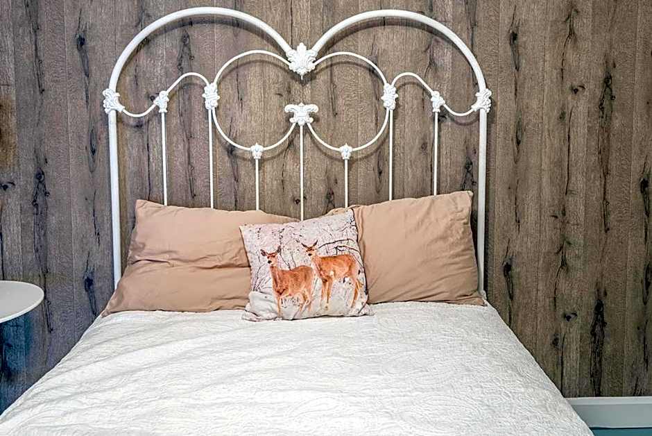 Breathtaking Lake View With Spa Chalet 360