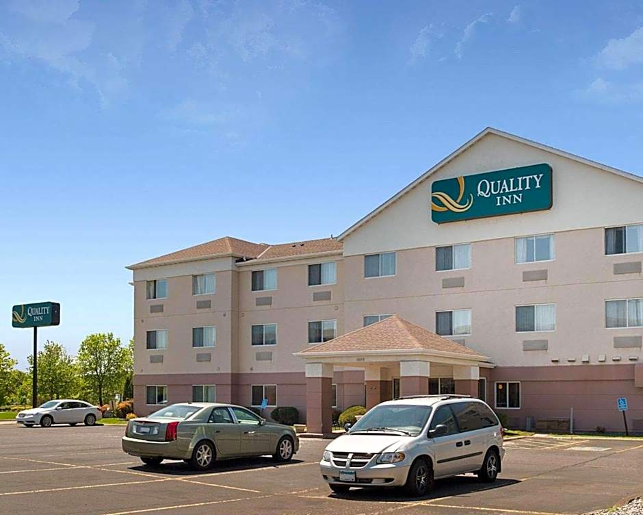 Quality Inn Brooklyn Center