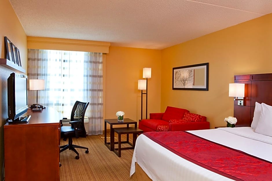 Courtyard by Marriott Alexandria Pentagon South