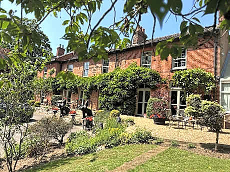 Scarborough Hill Country Inn