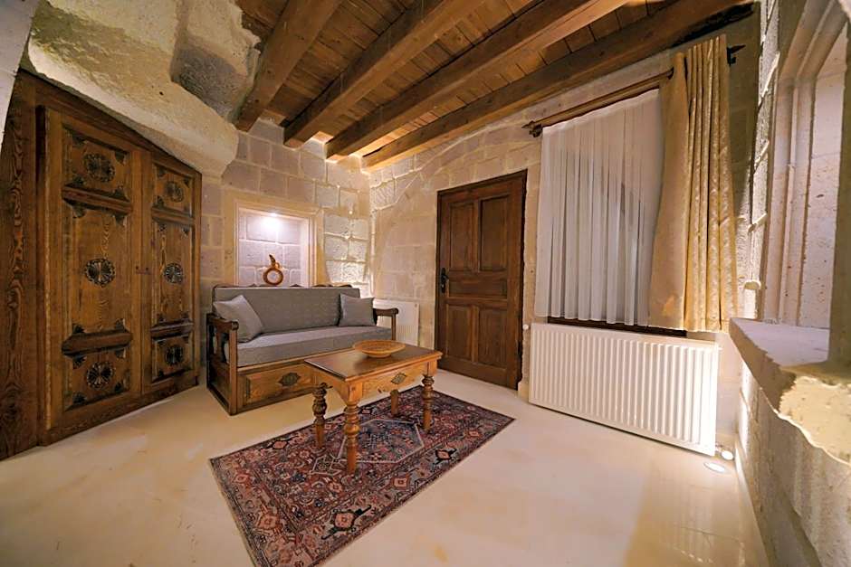 Fairyland Cave Hotel