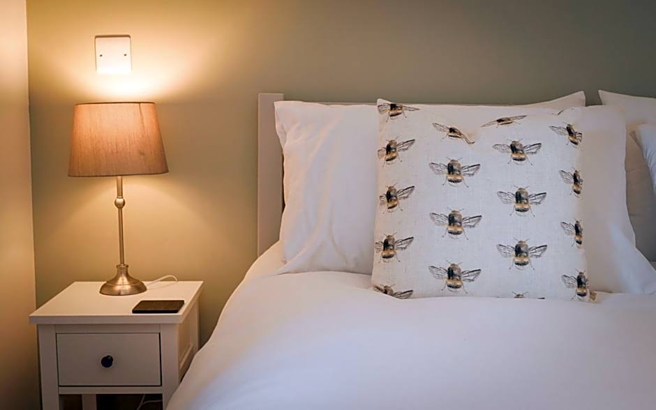 Lemon Tree Rooms - Newly Refurbished Coastal Stay