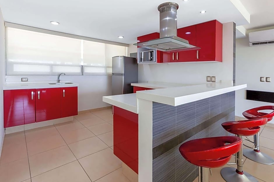 Ramada by Wyndham Acapulco Hotel & Suites