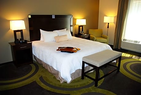 King Room with Accessible Tub - Mobility and Hearing Access/Non-Smoking
