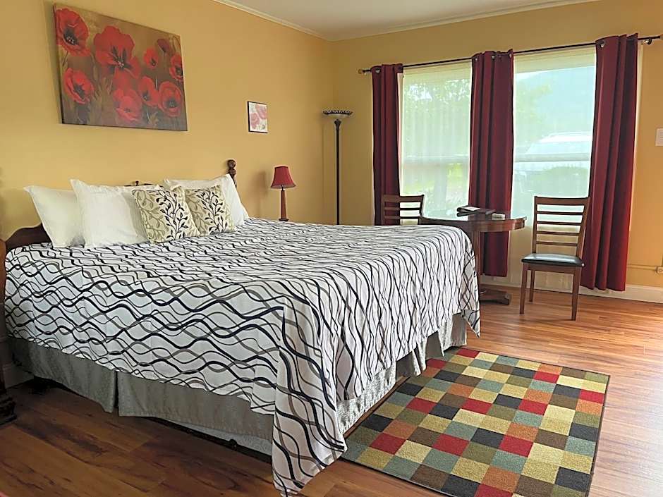 Vinehurst Inn & Suites