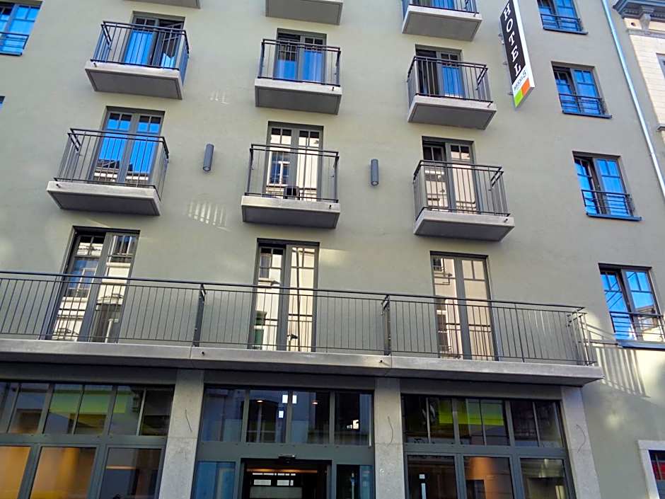 Brxxl 5 City Centre Hostel