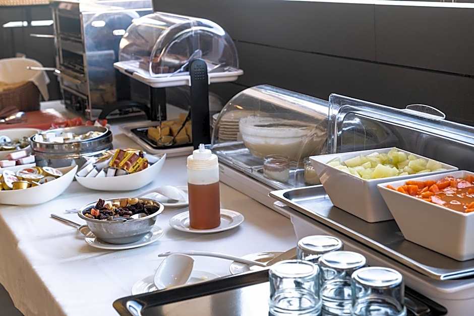 Hotel Adonis Capital