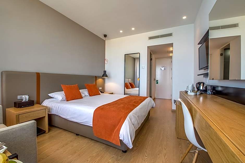 Crystal Springs Beach Hotel