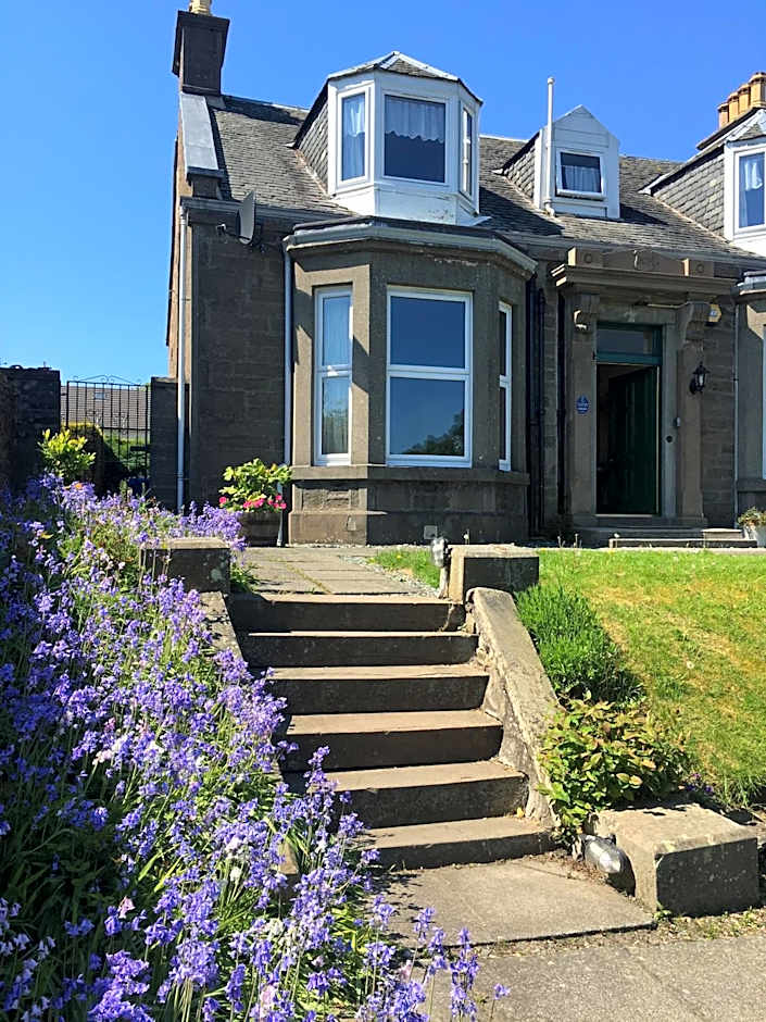 Dupplin152 bed and breakfast