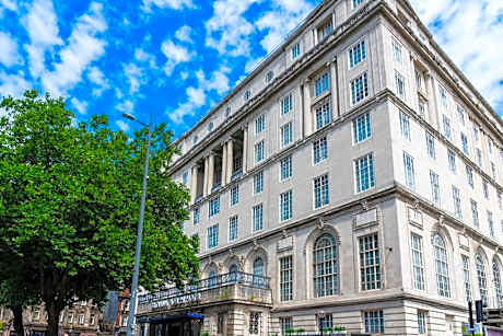 Britannia Adelphi Hotel