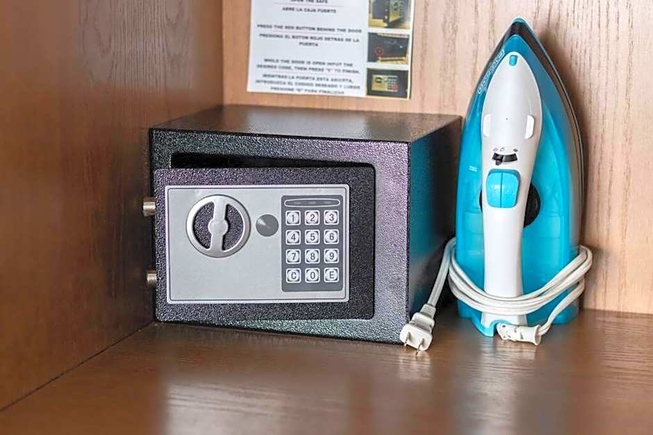 306 Zocalo Cathedral 2Bdrm 2bath apt AC Rooftop