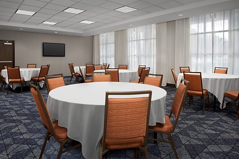 Courtyard by Marriott Syracuse Downtown at Armory Square