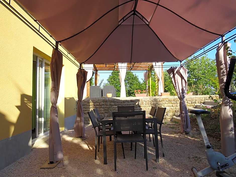 Datcha Bourguignonne, Chambres & Gîte