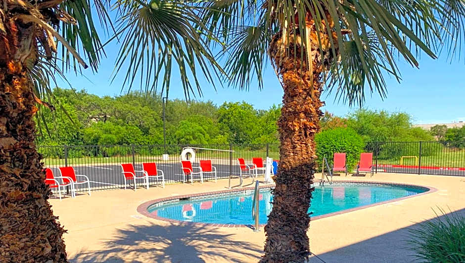 Quality Inn & Suites I-10 Near Fiesta Texas