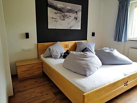 Apartment with Mountain View