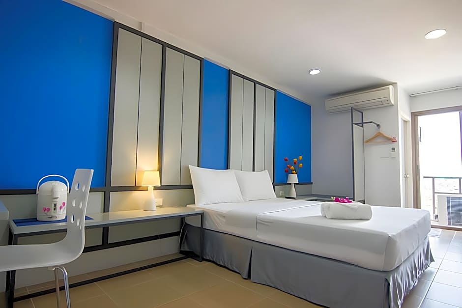 Regent Ngamwongwan Hotel