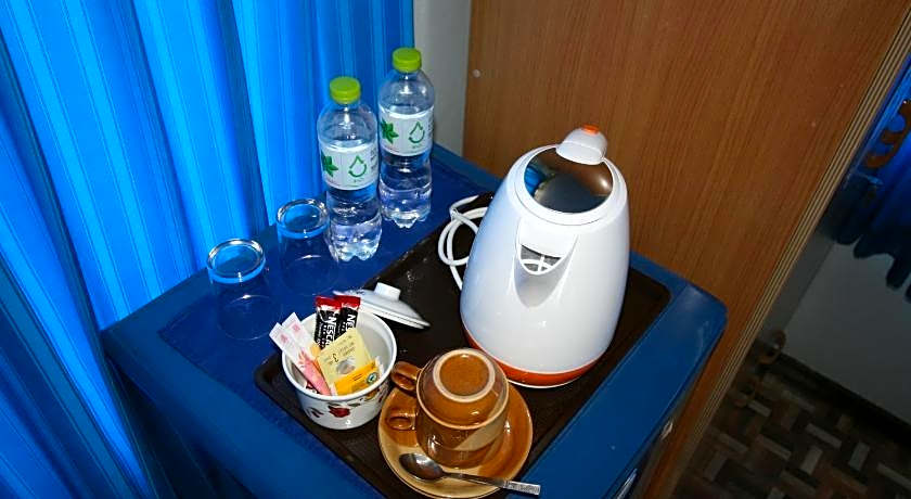 Beachfront Hotel Cha Am