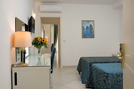 Superior Room, Sea View (1 Double Bed)