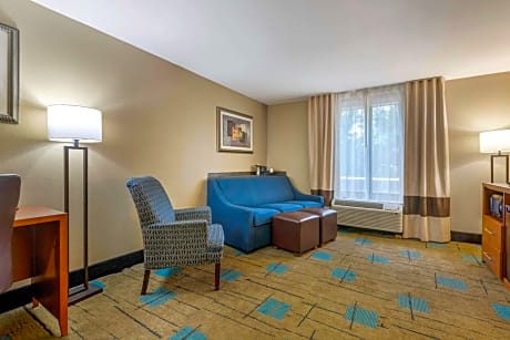 Comfort Suites near MCAS Beaufort