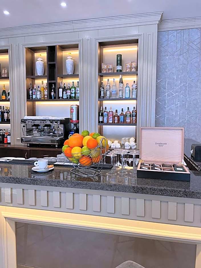 Astoria Grand Hotel