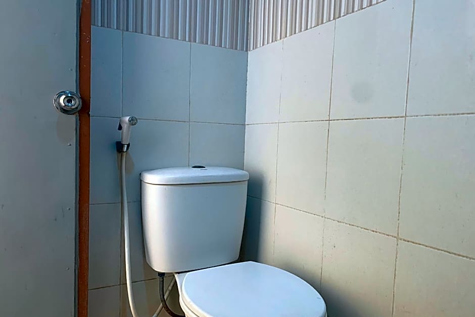 Hotel O Wisma Phinisi Syariah Near Mall of Pinrang Sejahtera