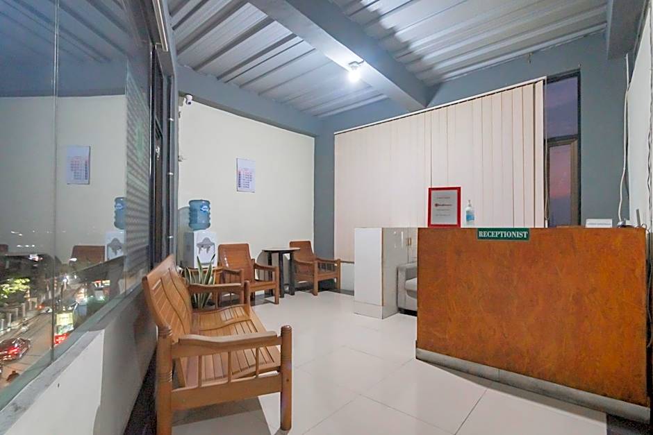 RedDoorz Syariah at Cigadung Raya Street