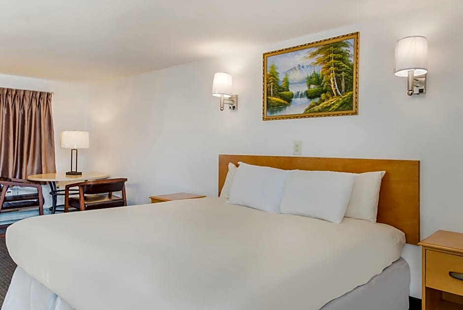America's Best Value Inn & Suites/Hyannis