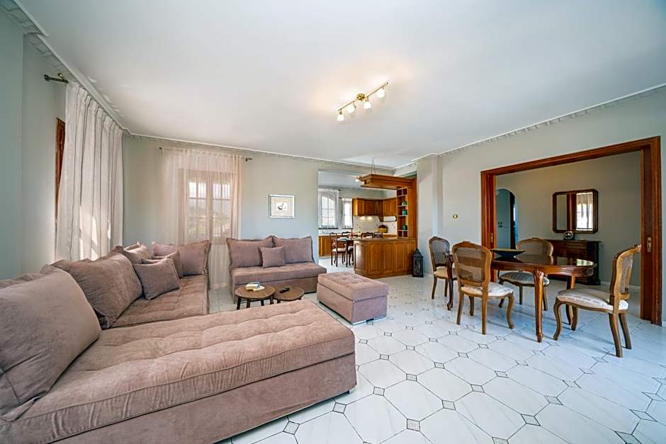 Mary's Studios & Apartment