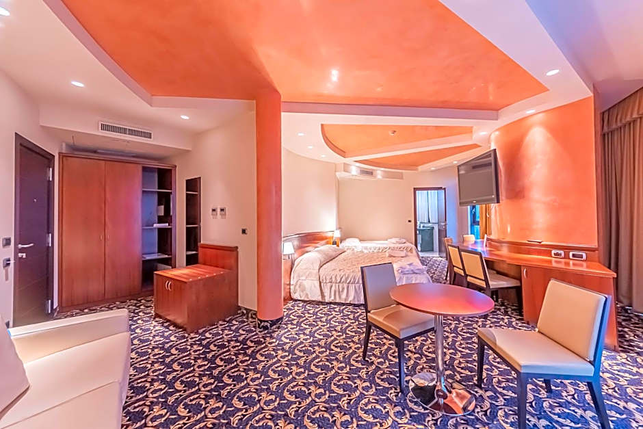 Dado Hotel International