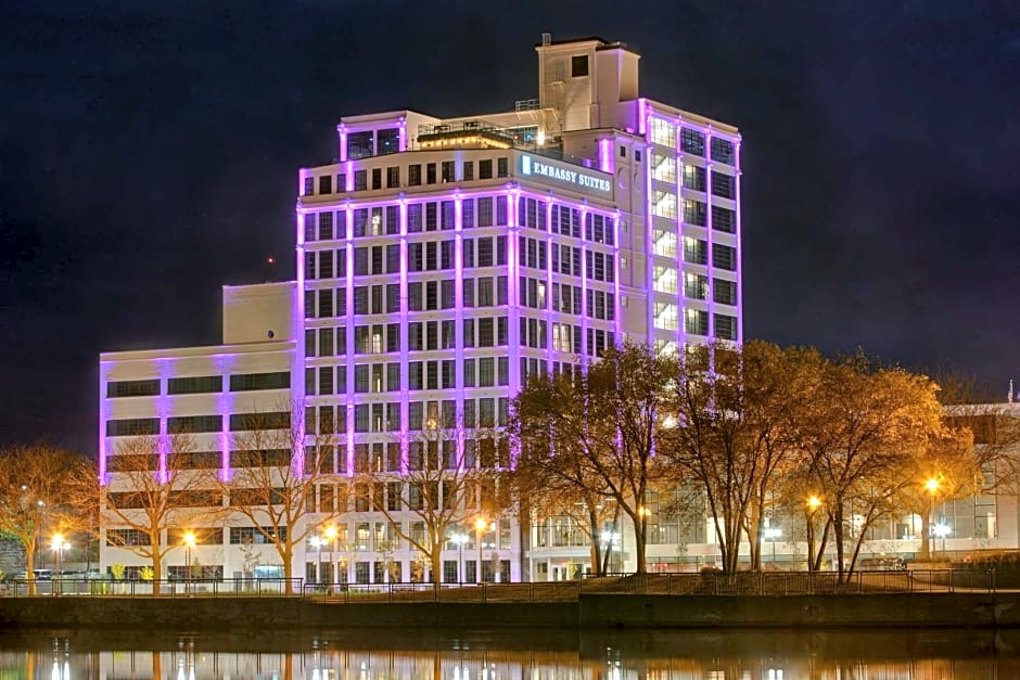 Embassy Suites By Hilton Rockford Riverfront