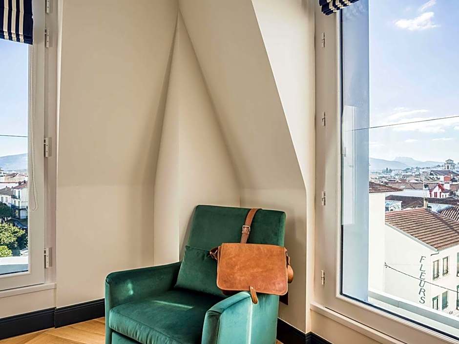 MADISON Saint Jean de Luz - Handwritten Collection