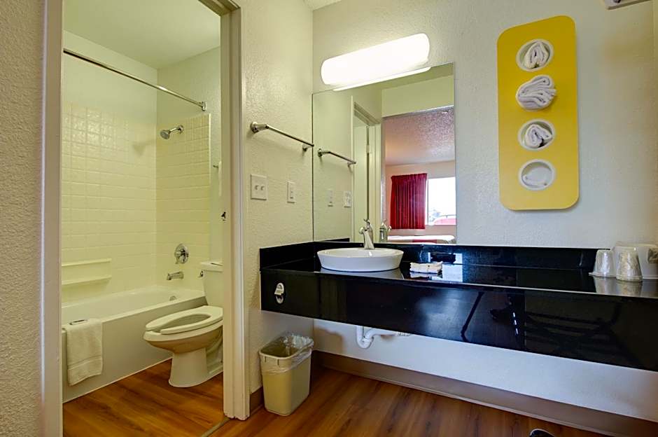 Motel 6-Seattle, WA - Airport