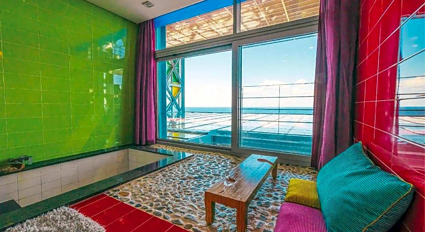 Haslla Art World Museum Hotel