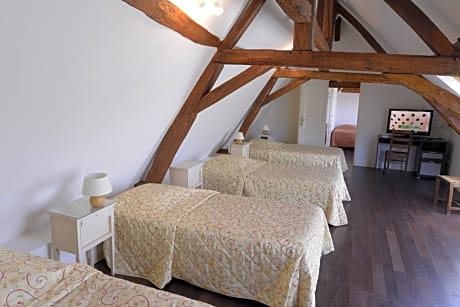 Family Room (3 Adults)