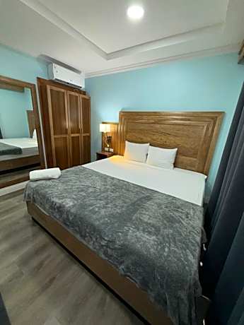 Airport Suites Hotel