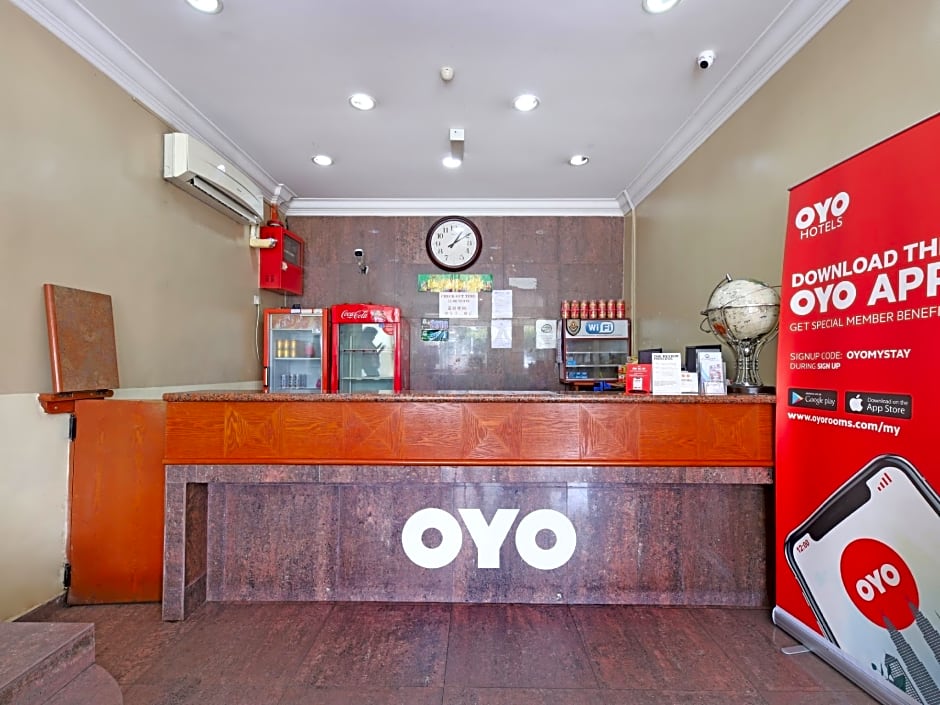Super OYO 447 Comfort Hotel Meru