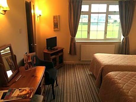 Double or Twin Room with Sea View