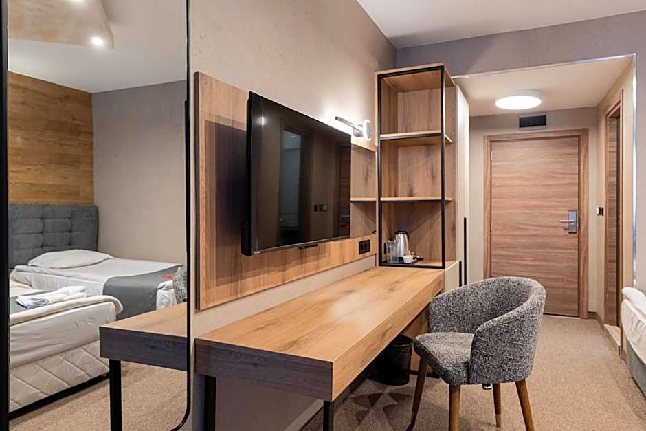 Avenue Hotel