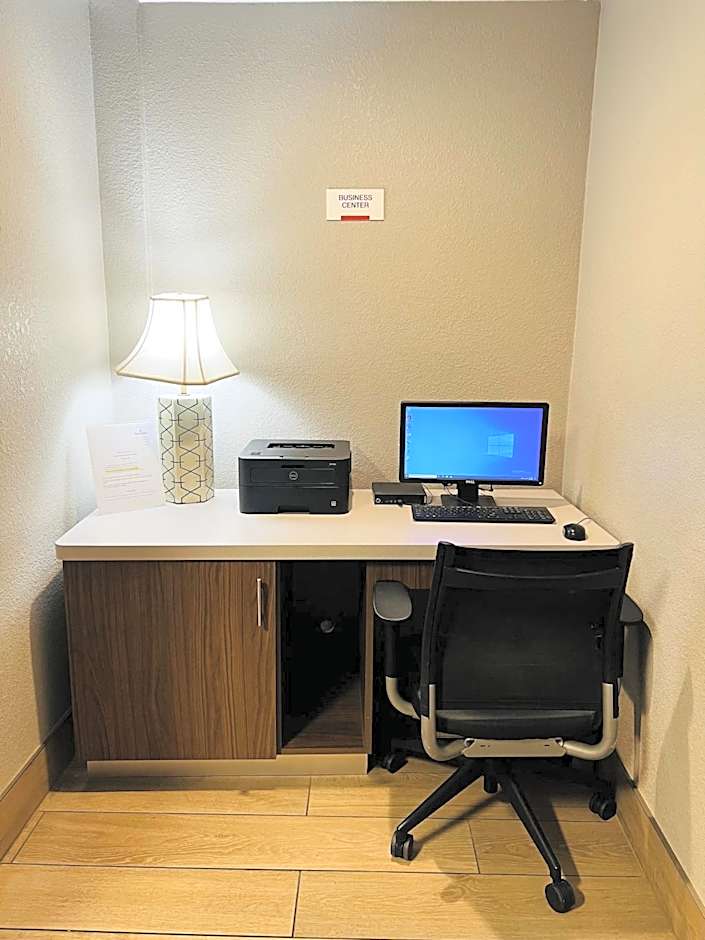 AmericInn by Wyndham Glendale/Milwaukee