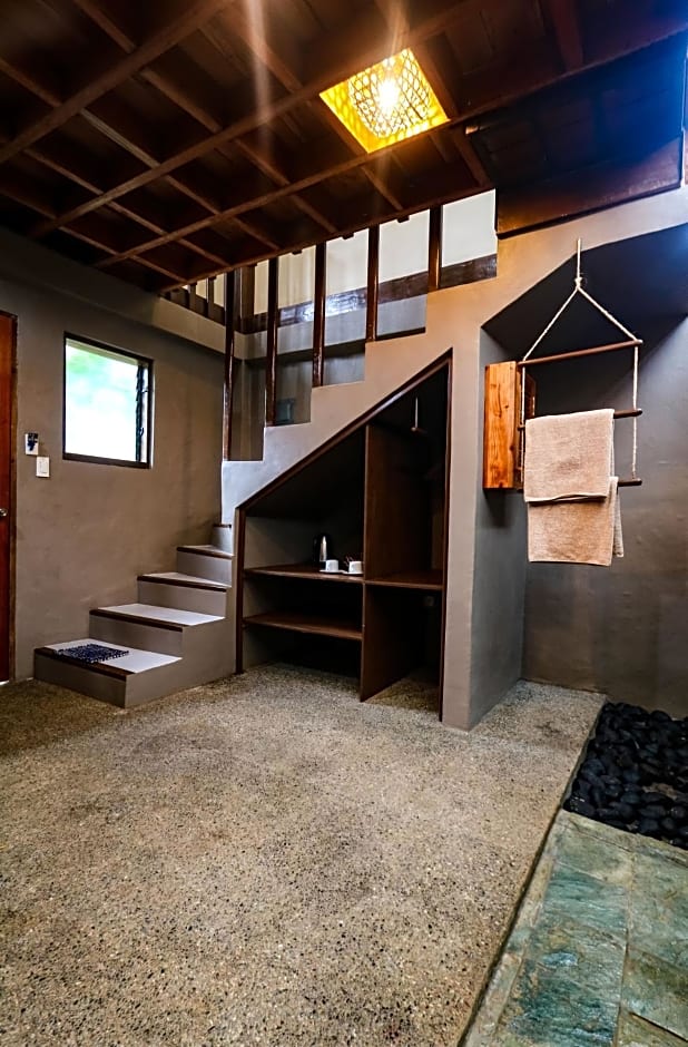 Nakabalo Guesthouse & Restaurant