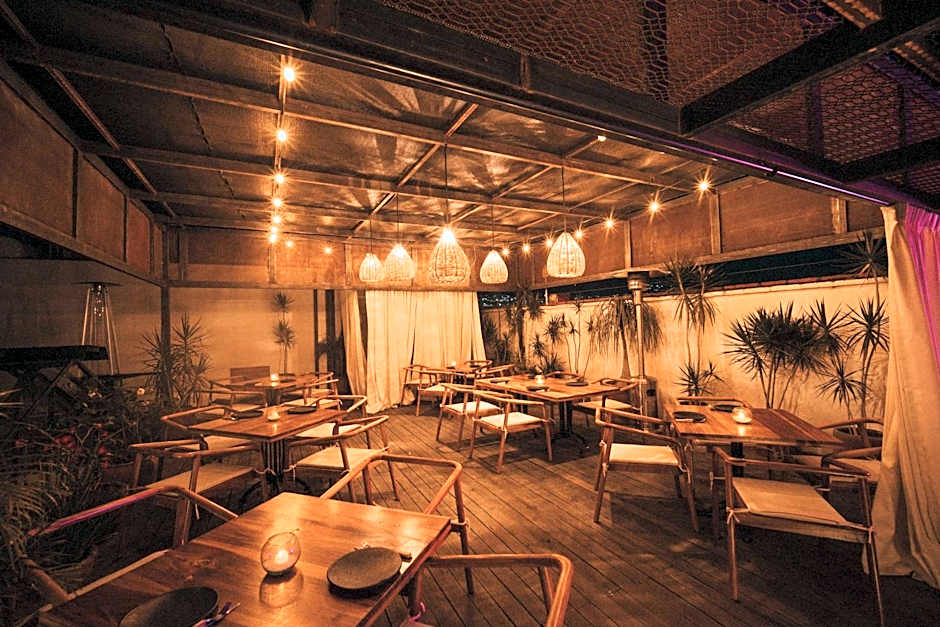 Hotel Sin Nombre