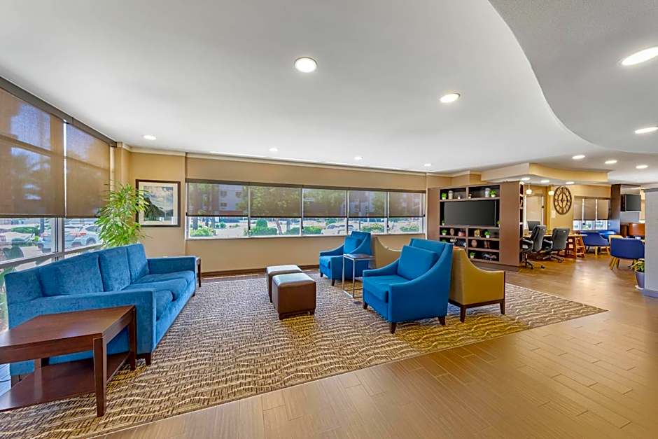 Comfort Suites Ontario Convention Center