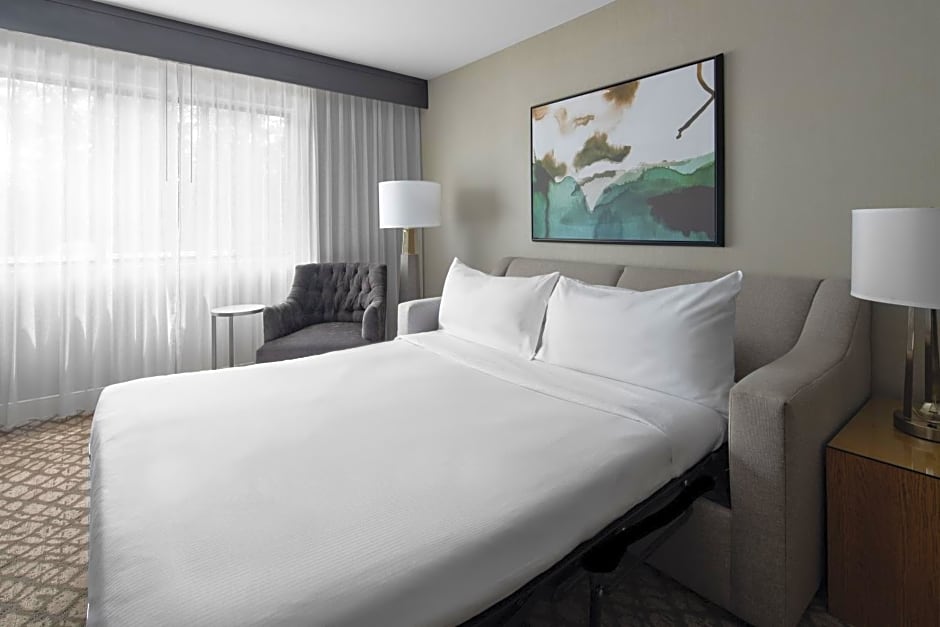 DoubleTree Suites by Hilton Charlotte/SouthPark