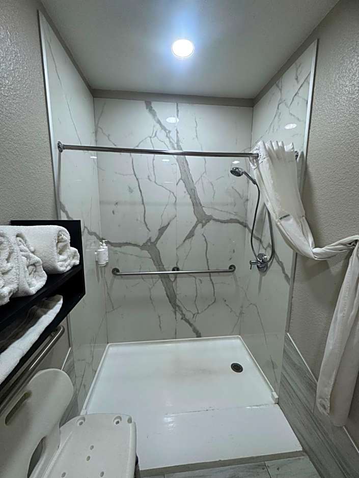 Days Inn by Wyndham Childress