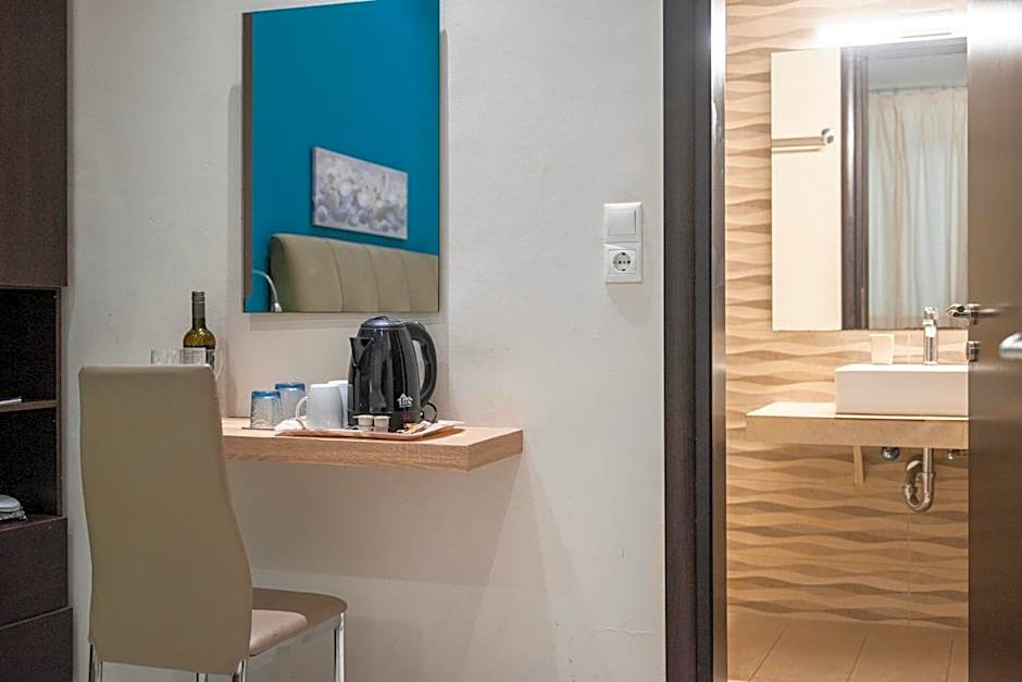 Sonia Hotel & Suites - Adults Only