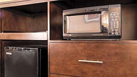 King Suite with Spa Bath - Non-Smoking