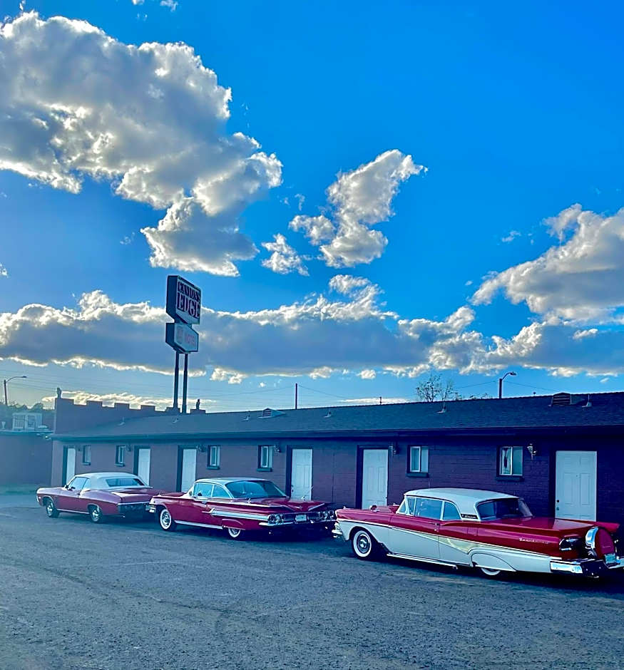 Canyon's Edge Route 66 Motel